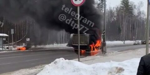 Движение в Сосенском восстановили после загоревшегося авто