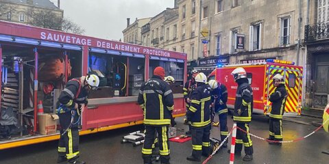 Под развалинами дома после взрыва в Бордо найдена погибшая женщина