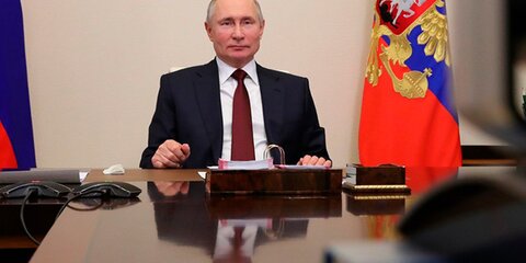 Песков заявил, что прививки поддерживают отменное здоровье Путина