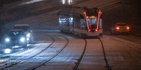Дополнительные 180 единиц наземного транспорта запустили в Москве из-за снегопада
