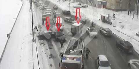 Движение перекрыто на Дербеневской набережной в сторону Садового кольца из-за ДТП