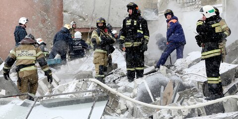 Спасатели извлекли женщину из-под завалов пристройки к дому в Нижнем Новгороде