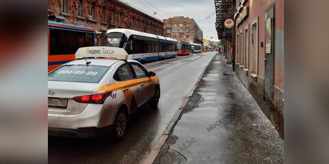 Пассажир такси пострадал в ДТП на Дубининской улице