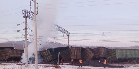Свыше 20 вагонов с углем сошли с рельсов в Забайкальском крае