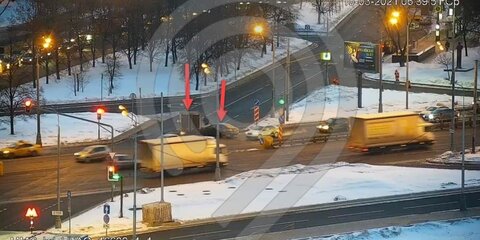 Два автомобиля столкнулись на Рязанском проспекте