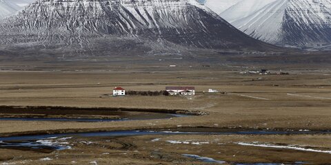 Власти Исландии заявили, что разрешат свободный въезд в страну всем вакцинированным