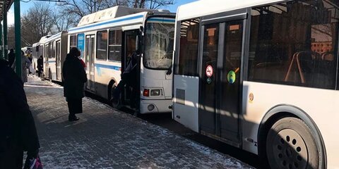 ДТП с тремя пассажирскими автобусами произошло в Великом Новгороде