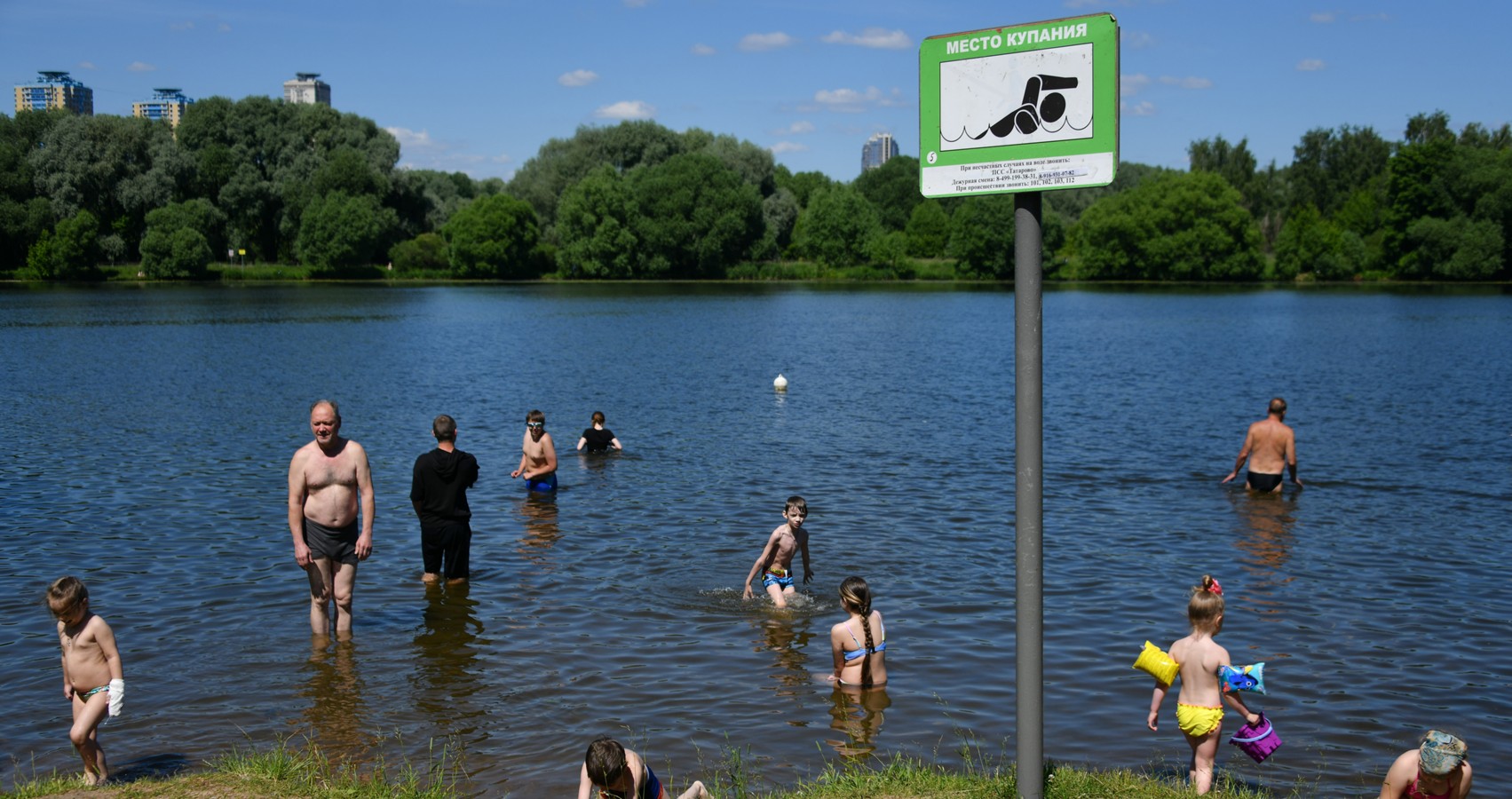 Врач рассказала, чем грозит плавание в закрытых для купания водоемах –  Москва 24, 07.07.2023