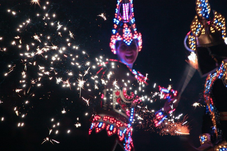 шоу навки в новогодние праздники. 2008 первый карнавал огня в москве. шоу навки в новогодние праздники. ледовое шоу татьяны навки щелкунчик. татьяна навка ледовое шоу.