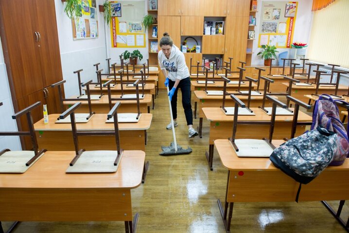 В Туркестанской области директоров школ отстранили от найма техперсонала