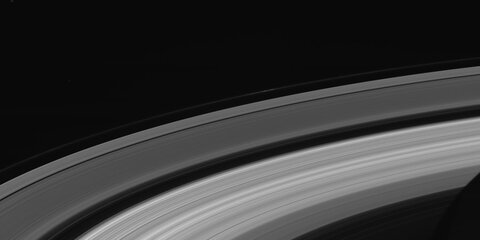NASA показало последний снимок зонда Cassini