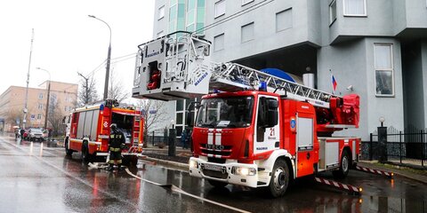 Шесть человек эвакуировали из-за пожара в квартире на севере Москвы