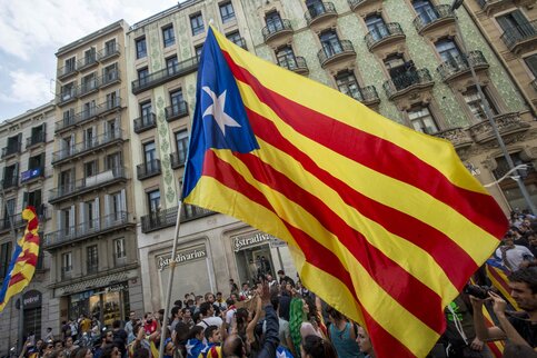 МИД Испании заподозрил в каталонском кризисе русские соцсети